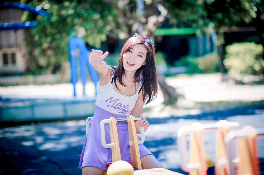 你要是不爱他，他多么爱你，他待你多么好，他的条件多么优秀，也是徒然的。自己不要的东西，为什么还要可惜呢?既然你甘心情愿放弃，你就没资格可惜。他曾是那么慷慨地等待你，他本来是你的，你自己选择不要，那就永远不要可惜。